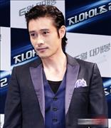 李秉宪写真