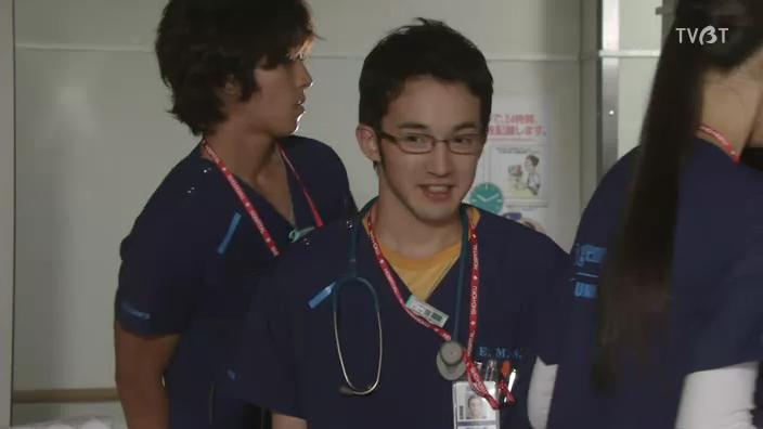 急救飞机紧急抢救剧情介绍