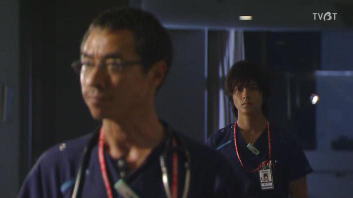 急救飞机紧急抢救剧情介绍