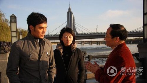 金融危机之迷情姐妹剧情介绍