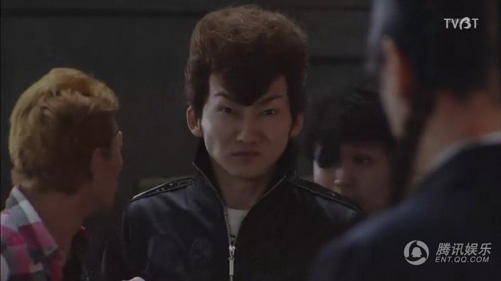 不良仔与眼镜妹剧情介绍