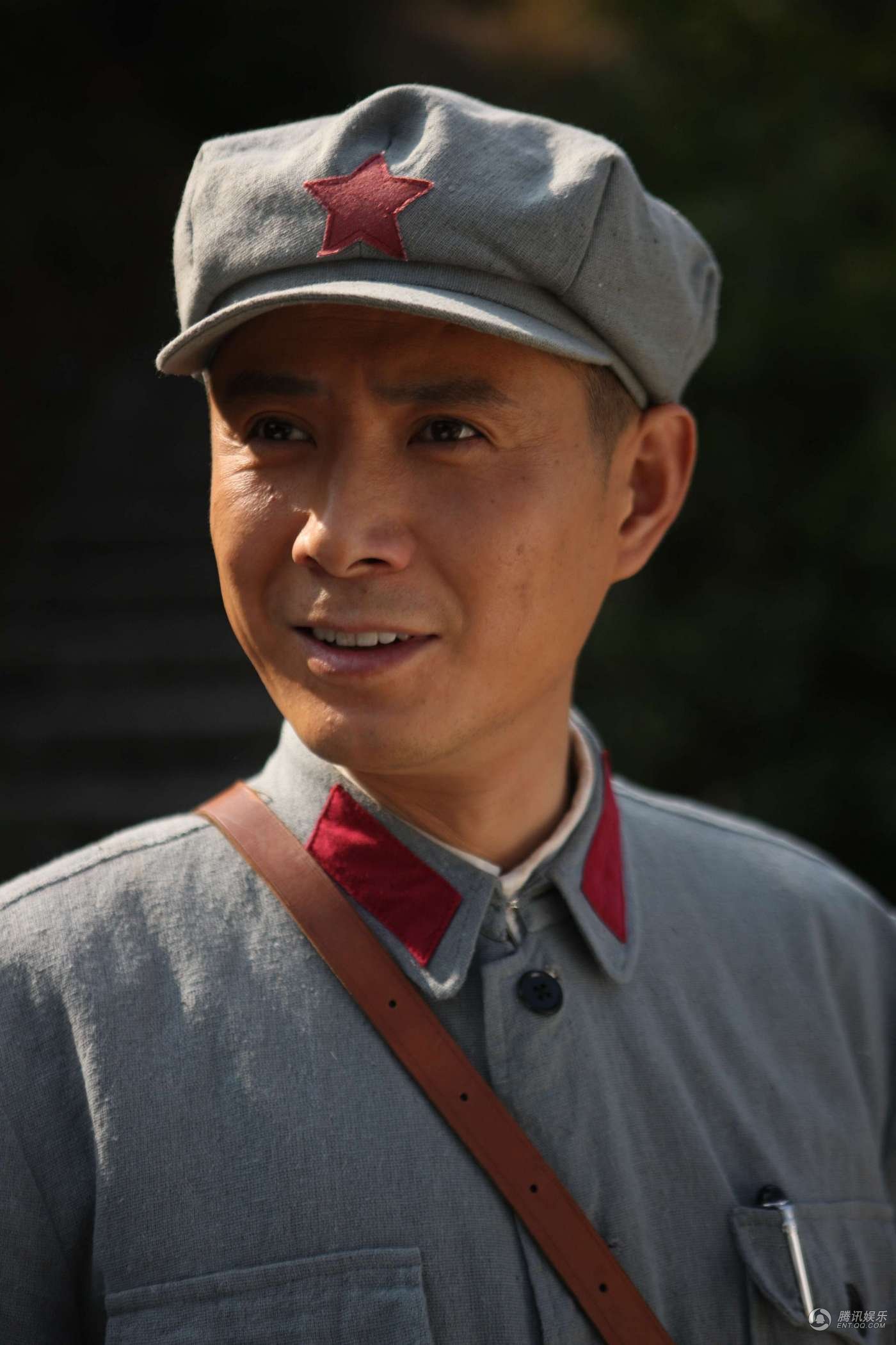 带弹孔的勋章剧情介绍