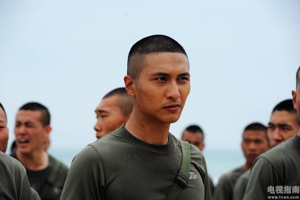 火蓝刀锋剧情介绍