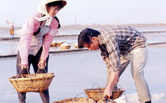 盐田儿女剧情介绍