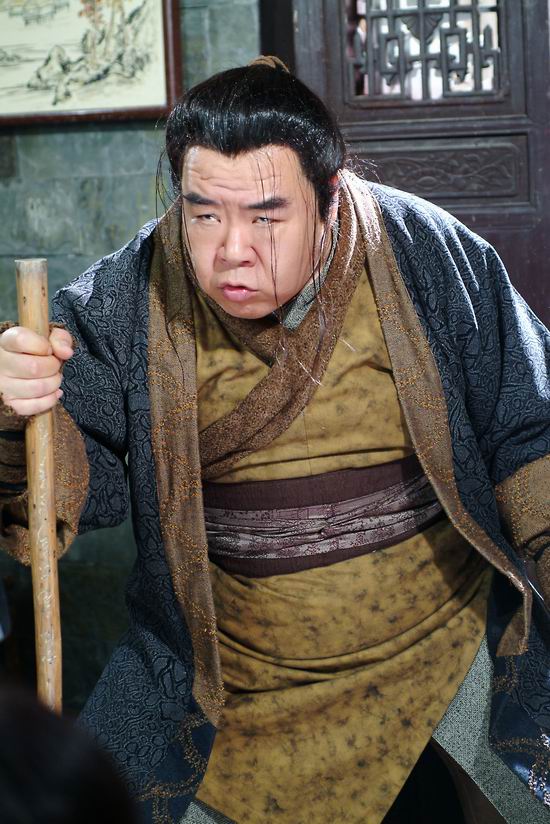 盲侠金鱼飞天猪剧情介绍