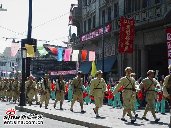 霓虹灯下的哨兵剧情介绍