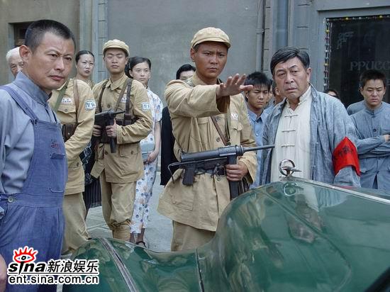 霓虹灯下的哨兵剧情介绍