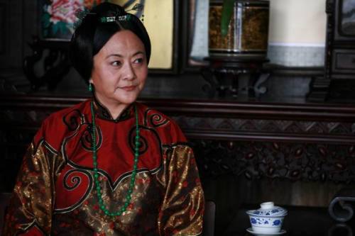 牌坊下的女人剧情介绍