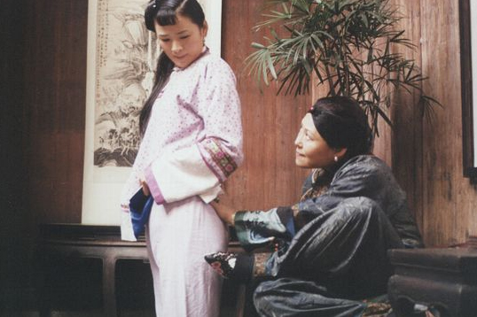 走出蓝水河剧情介绍