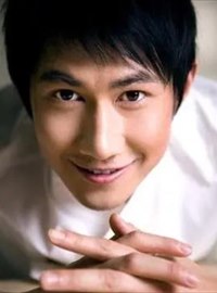 一步登天演员何明翰