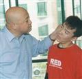 老爸老妈之逼子成龙剧情介绍