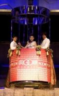 泡沫之夏剧情介绍